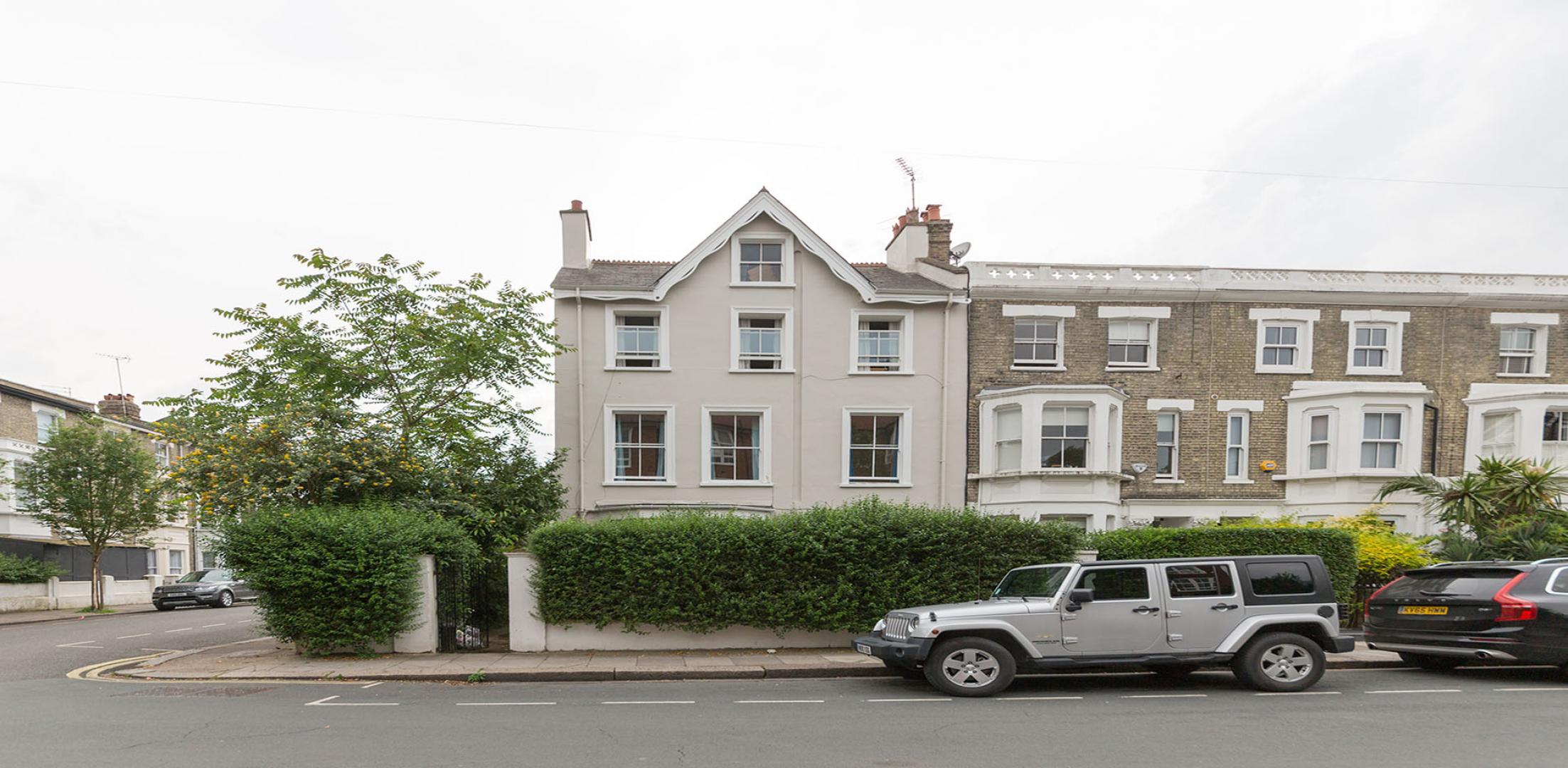 			2 Bedroom, 1 bath, 1 reception Apartment			 Coverdale Road, Shepherds Bush